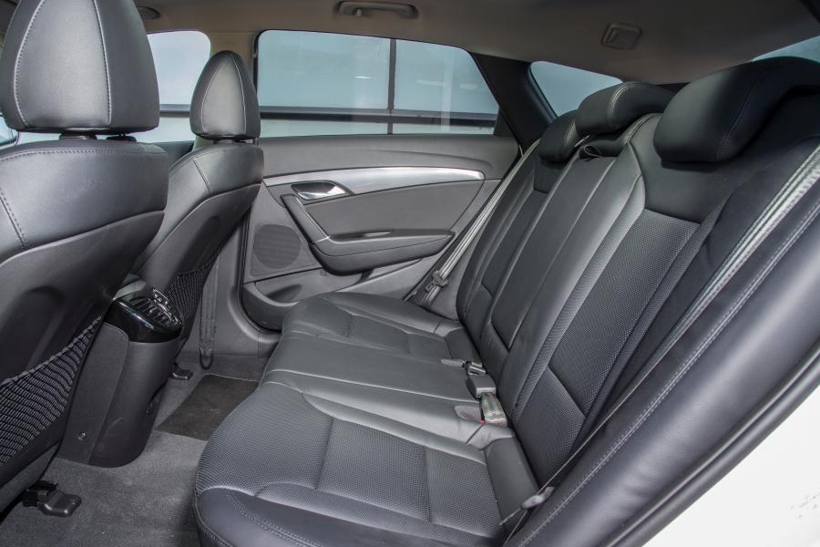  Hyundai i40 Tourer 2014 года  (UK) (фото 55 из 73)